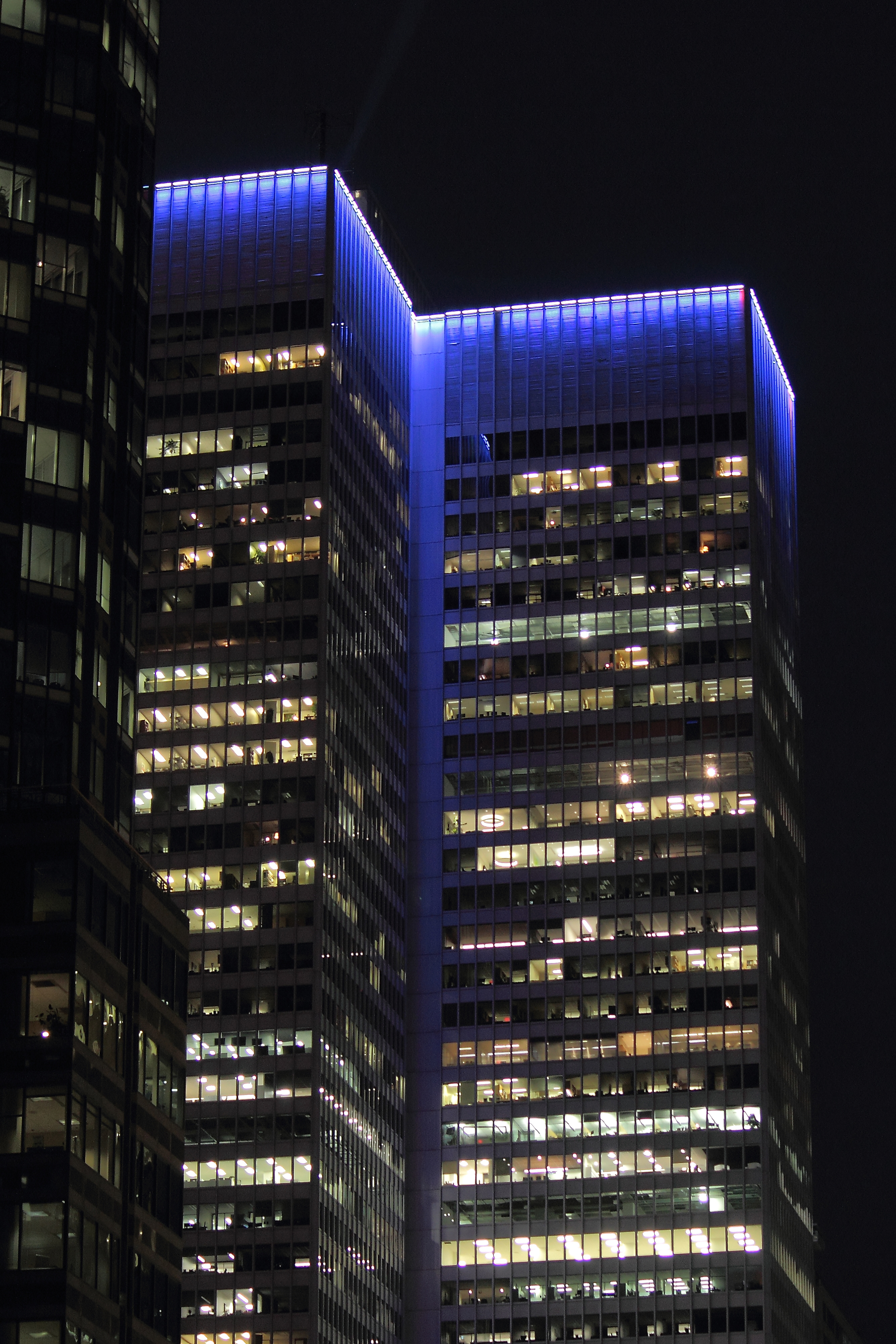 Mise en lumière Place VilleMarie IES Montréal